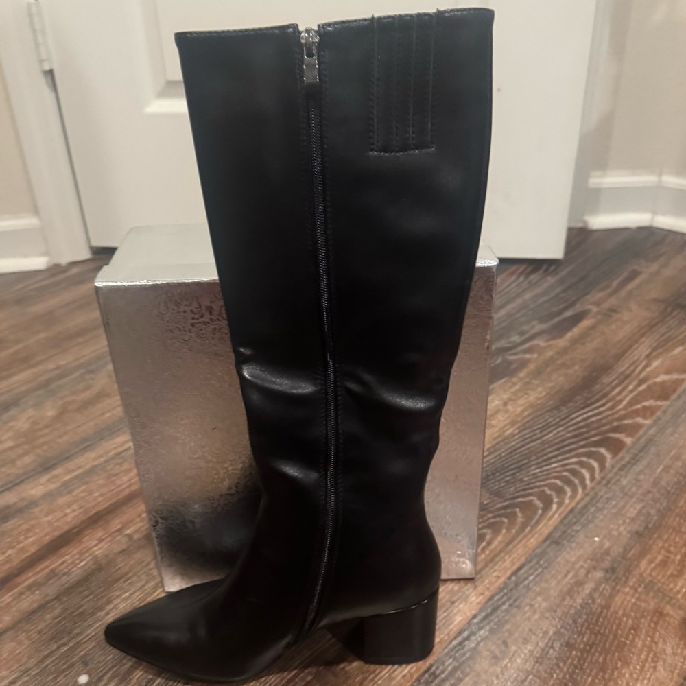 Wetkiss Knee High Black Matte Leather Boots Low Chunky Heel Pointed Toe Sz 7.5